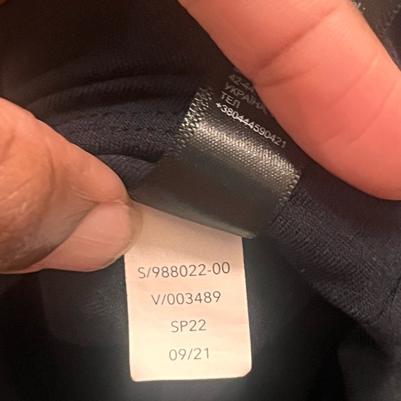 LIKE NEW ATHLETA STRATUS II TOP - BLACK - Sz M/P - Picture 9 of 9